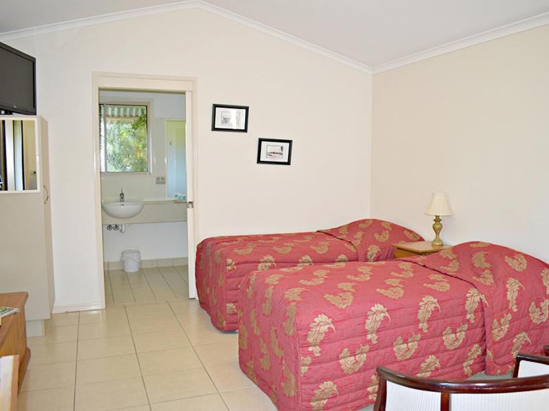 Gunabul Homestead & Golf Course Apartment